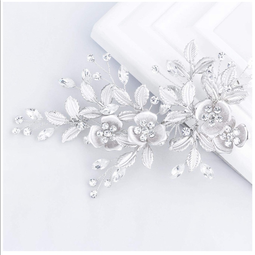 🚫SOLD🚫Bridal hair clip